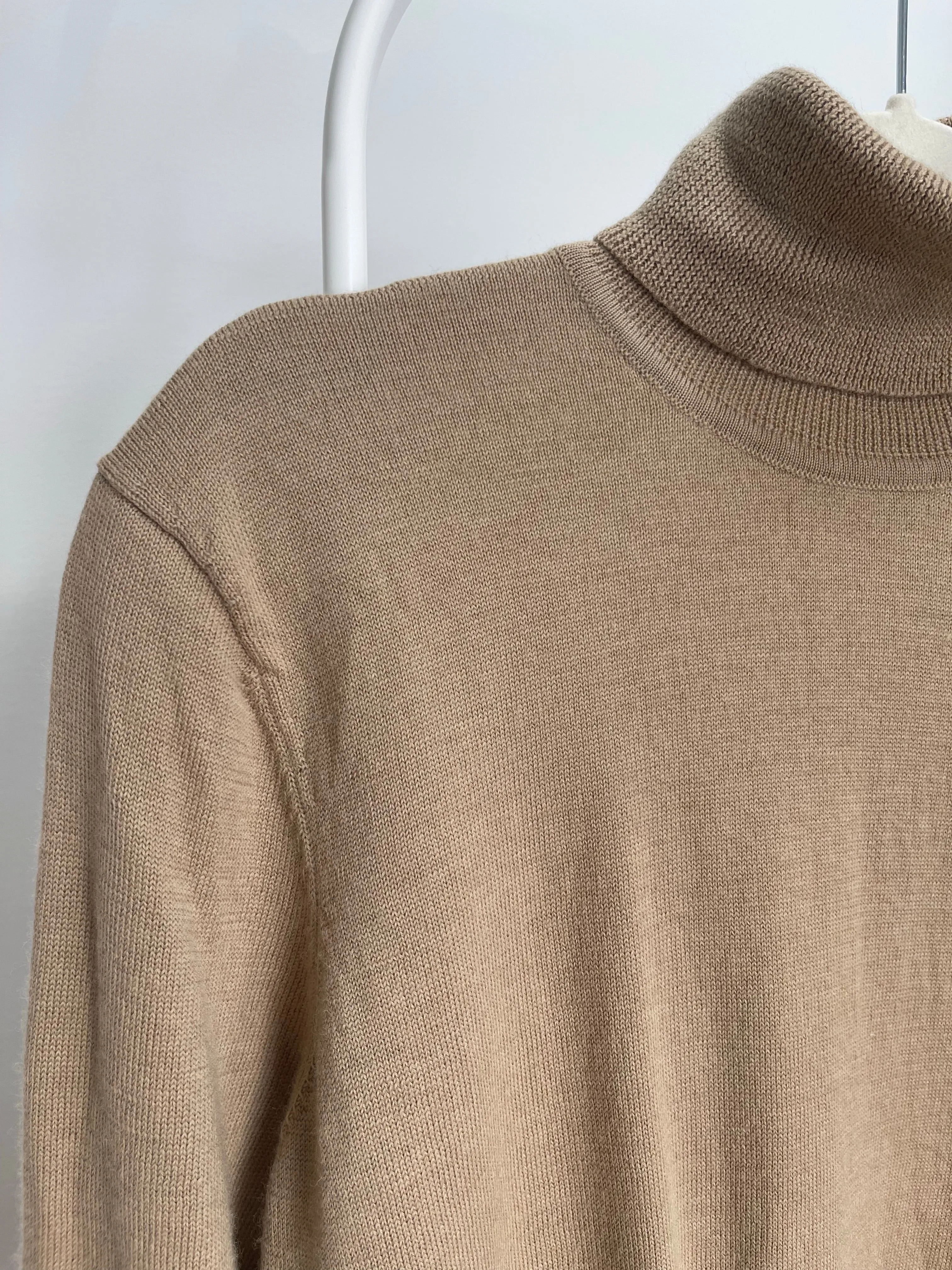 90s Essential Sandy Merino Wool Turtleneck - L/XL