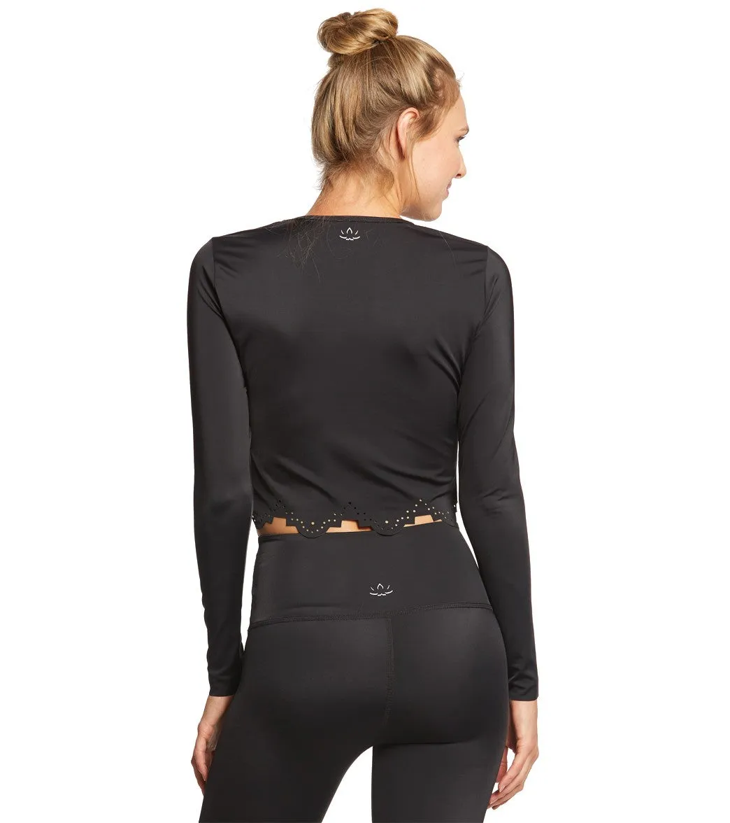 Beyond Yoga Cruz Scalloped Cropped Long Sleeve Top