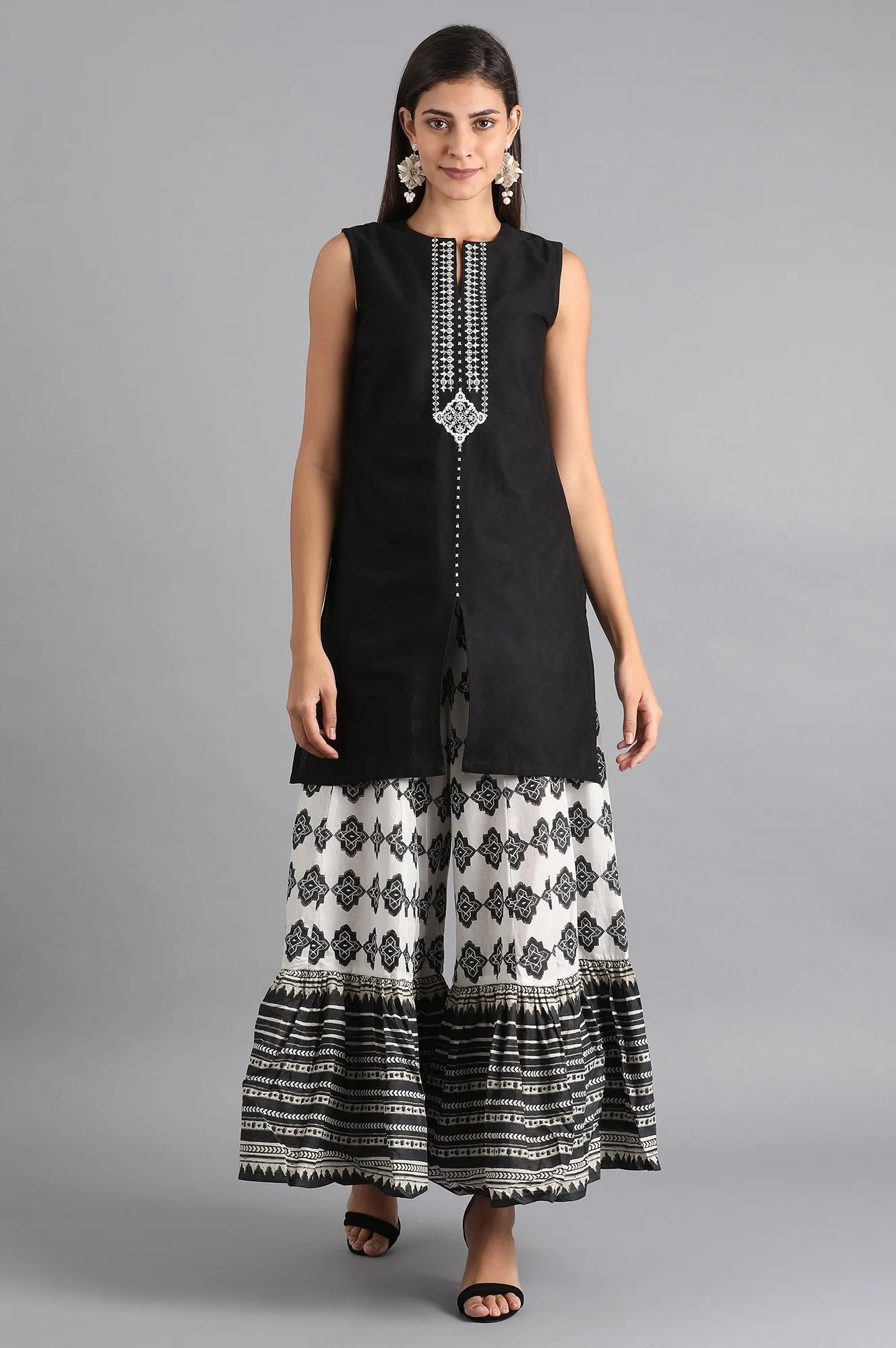 Black & White Printed Set