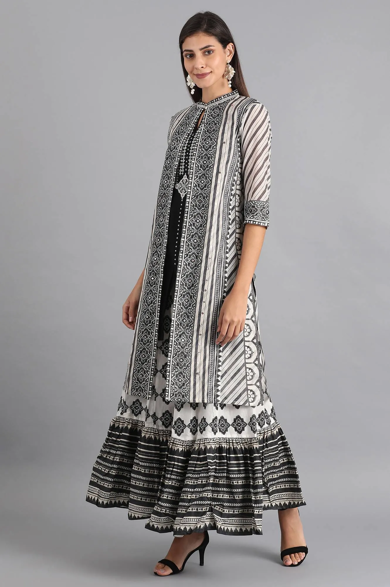 Black & White Printed Set