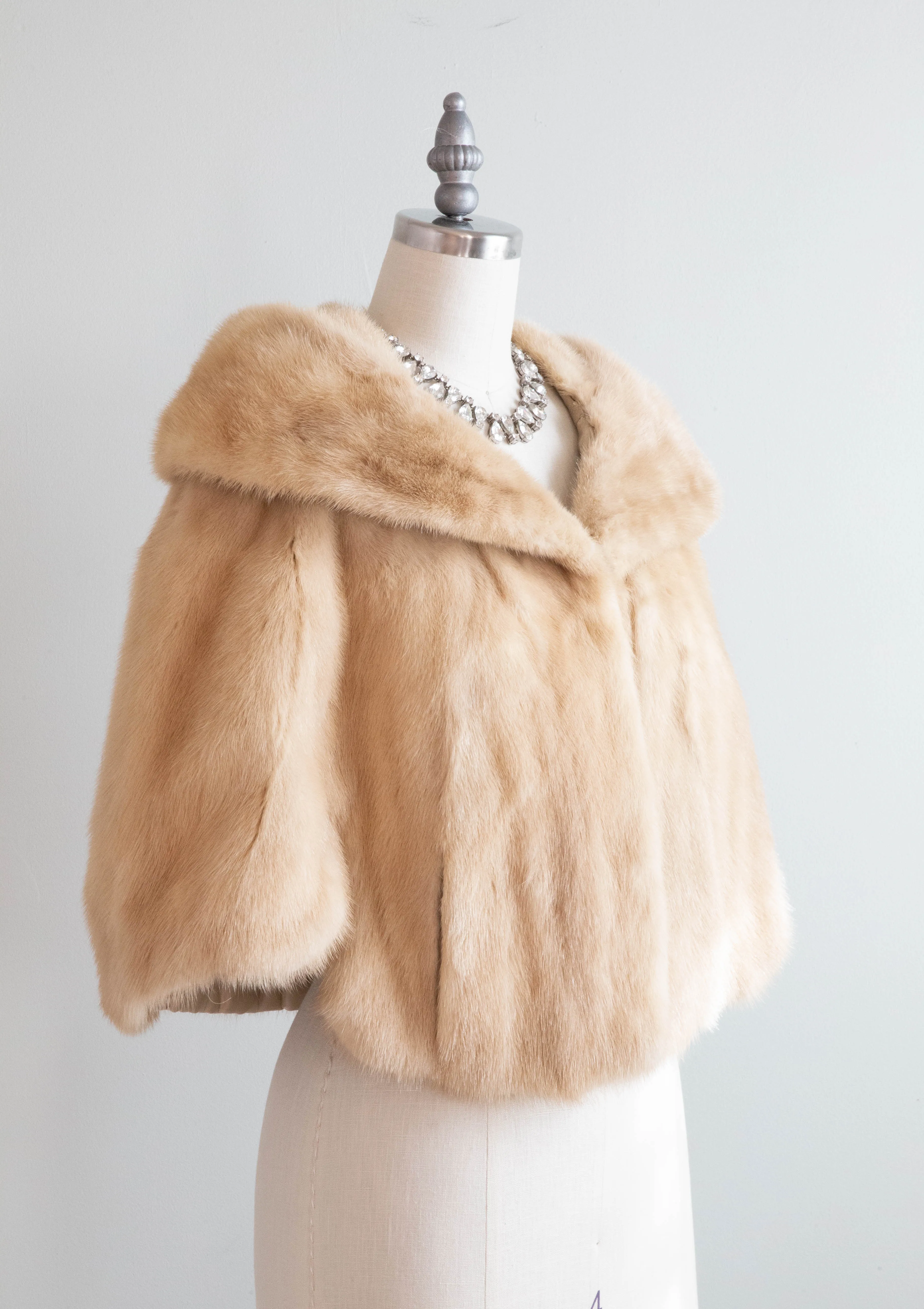 Elegant 1950's Honey Blond Mink Cape / OSFM