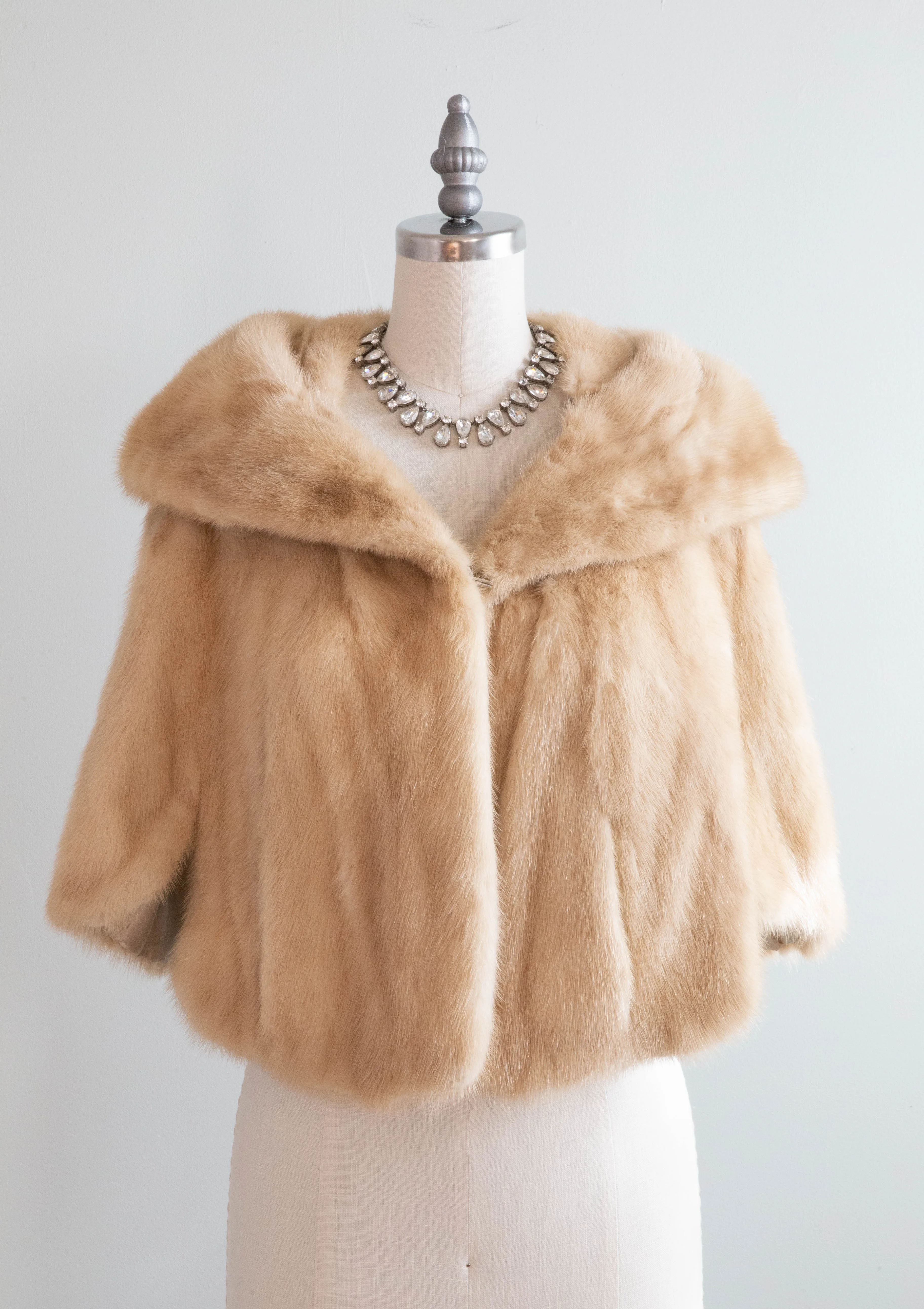 Elegant 1950's Honey Blond Mink Cape / OSFM