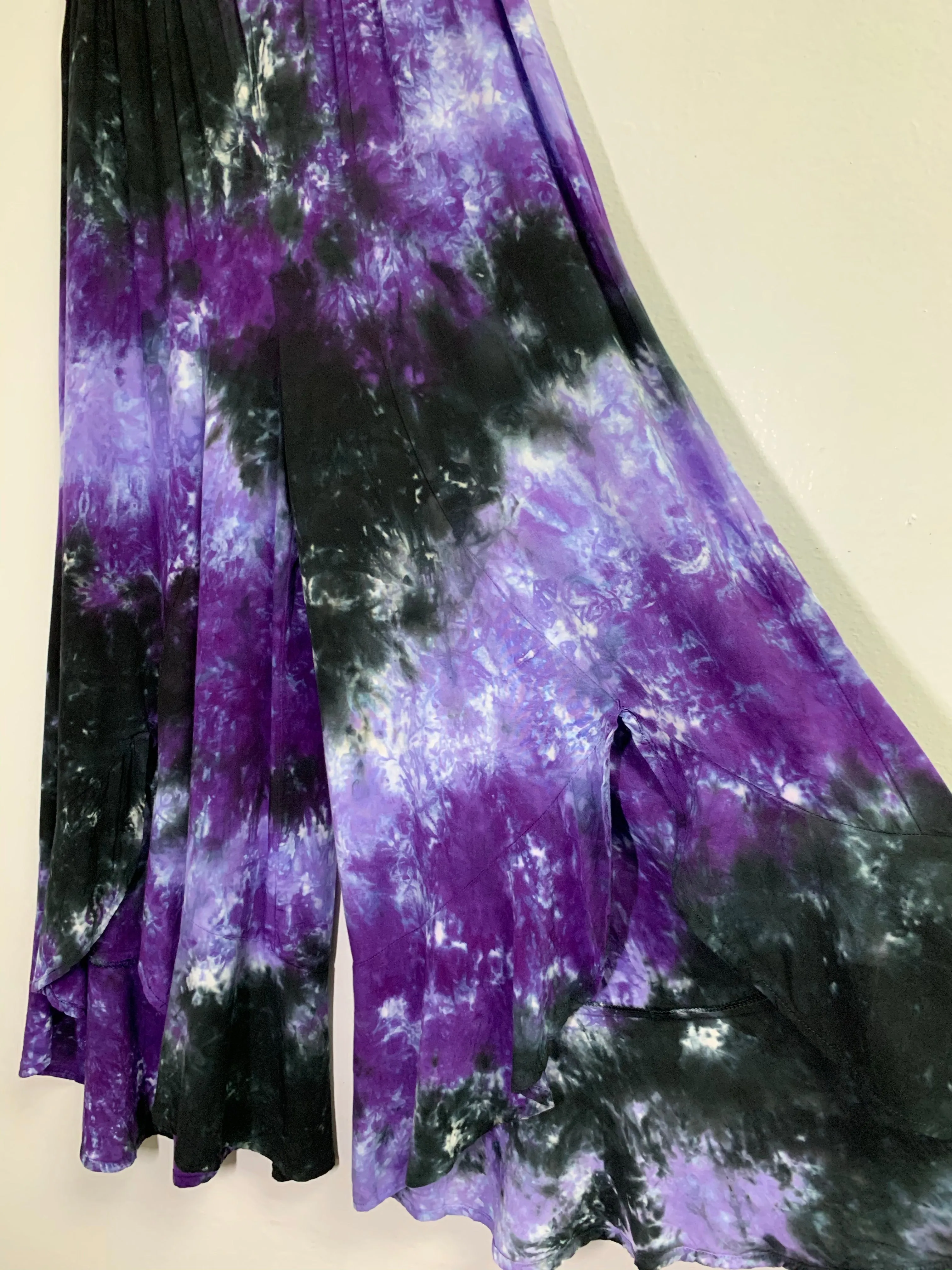 Flared ruffle pants