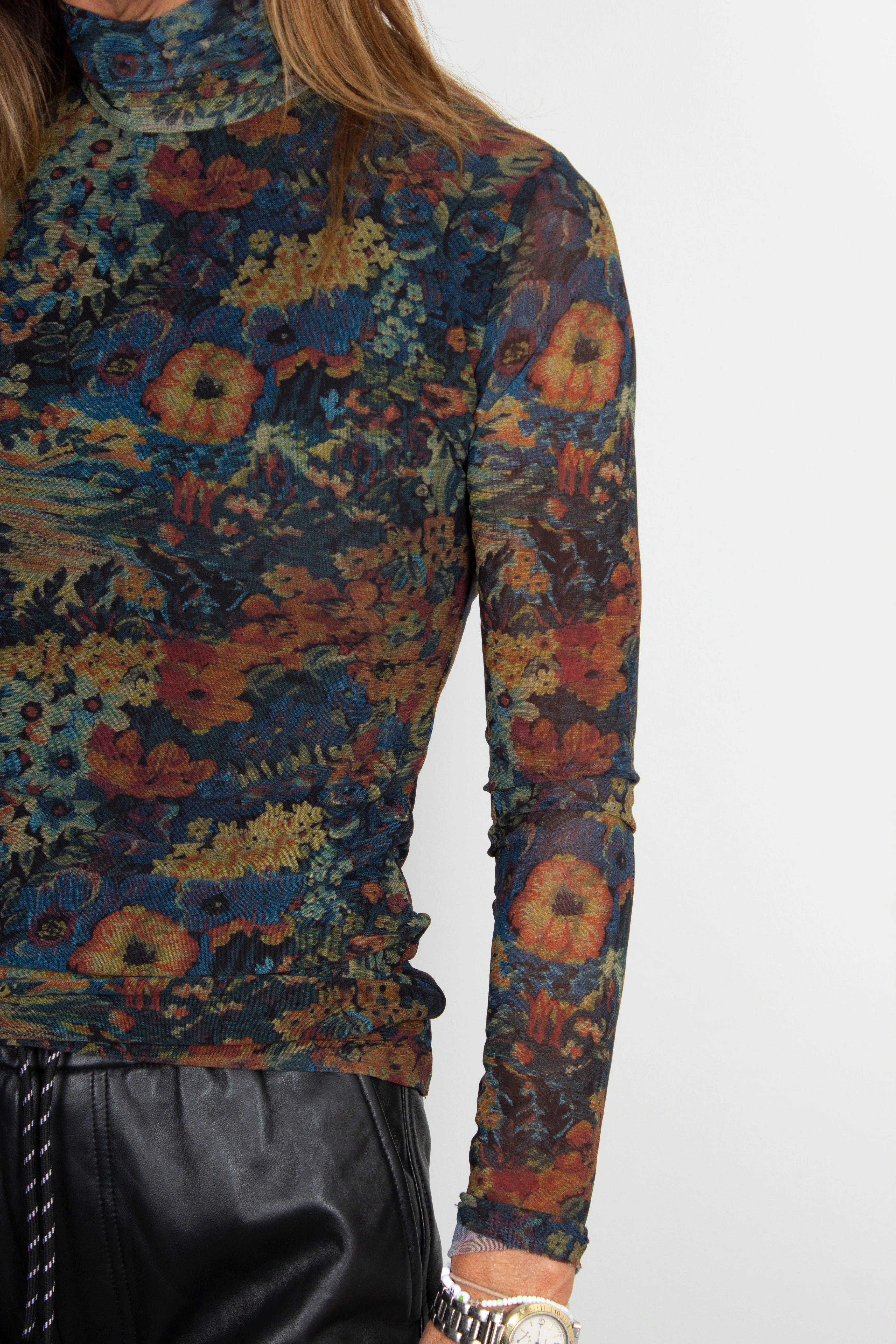 GANNI T3153 Fitted Rollneck in Butternut