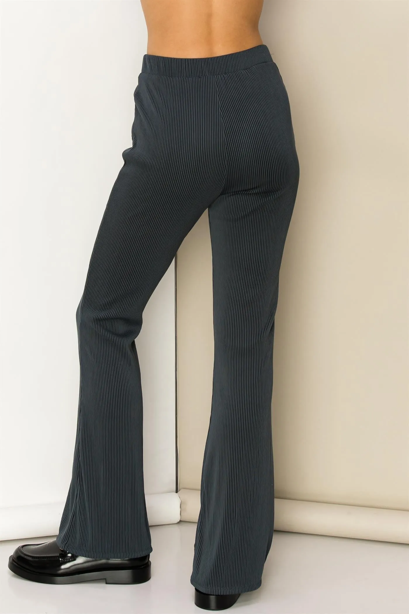 HF23E573-HIGH-WAIST KNIT FLARED PANTS