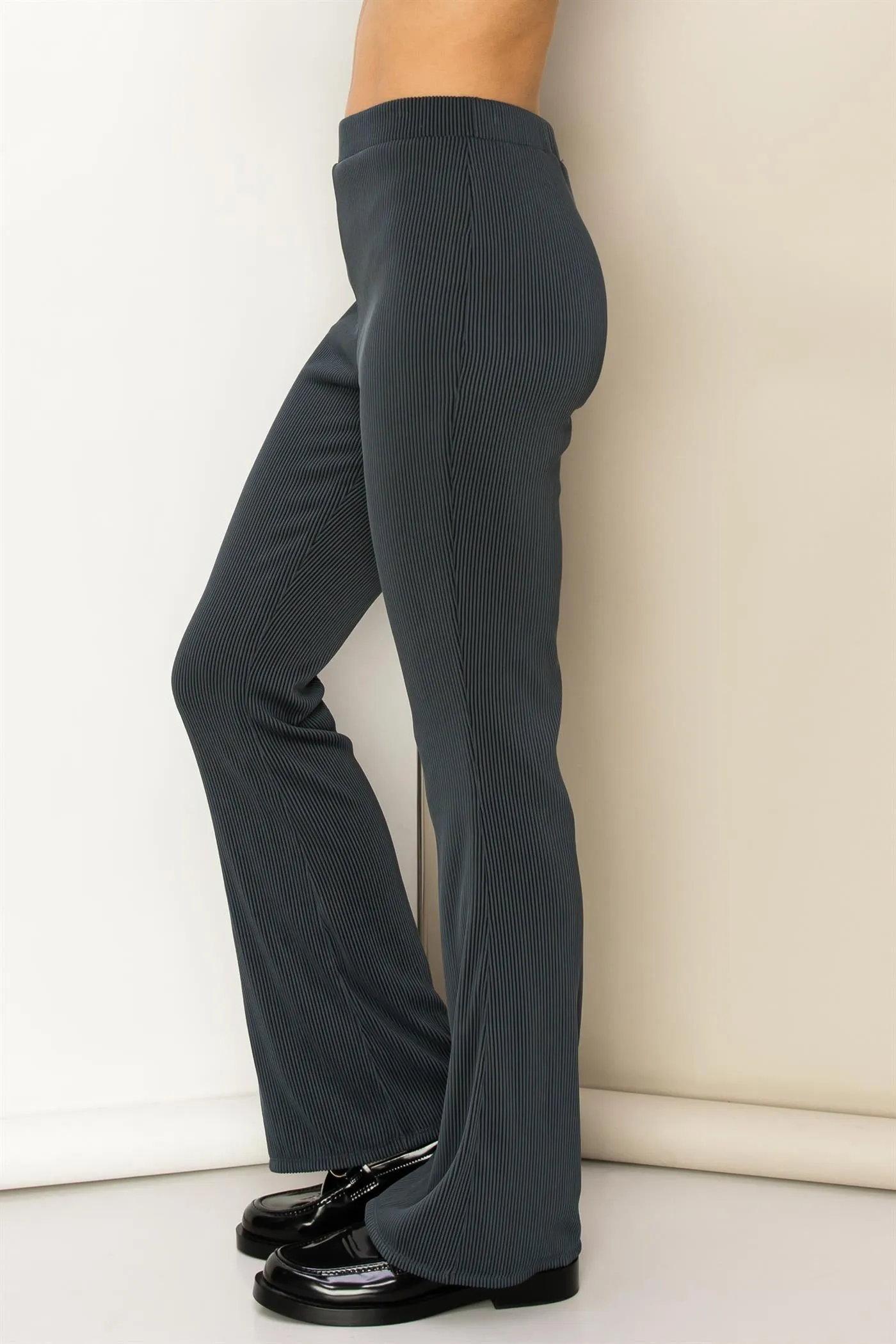 HF23E573-HIGH-WAIST KNIT FLARED PANTS