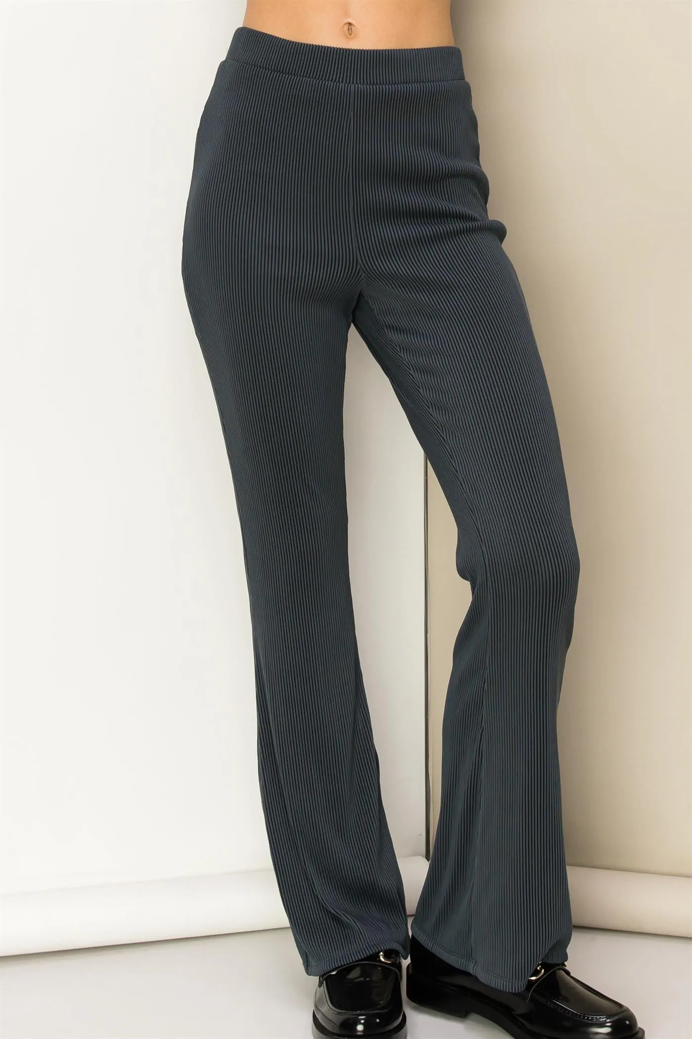 HF23E573-HIGH-WAIST KNIT FLARED PANTS