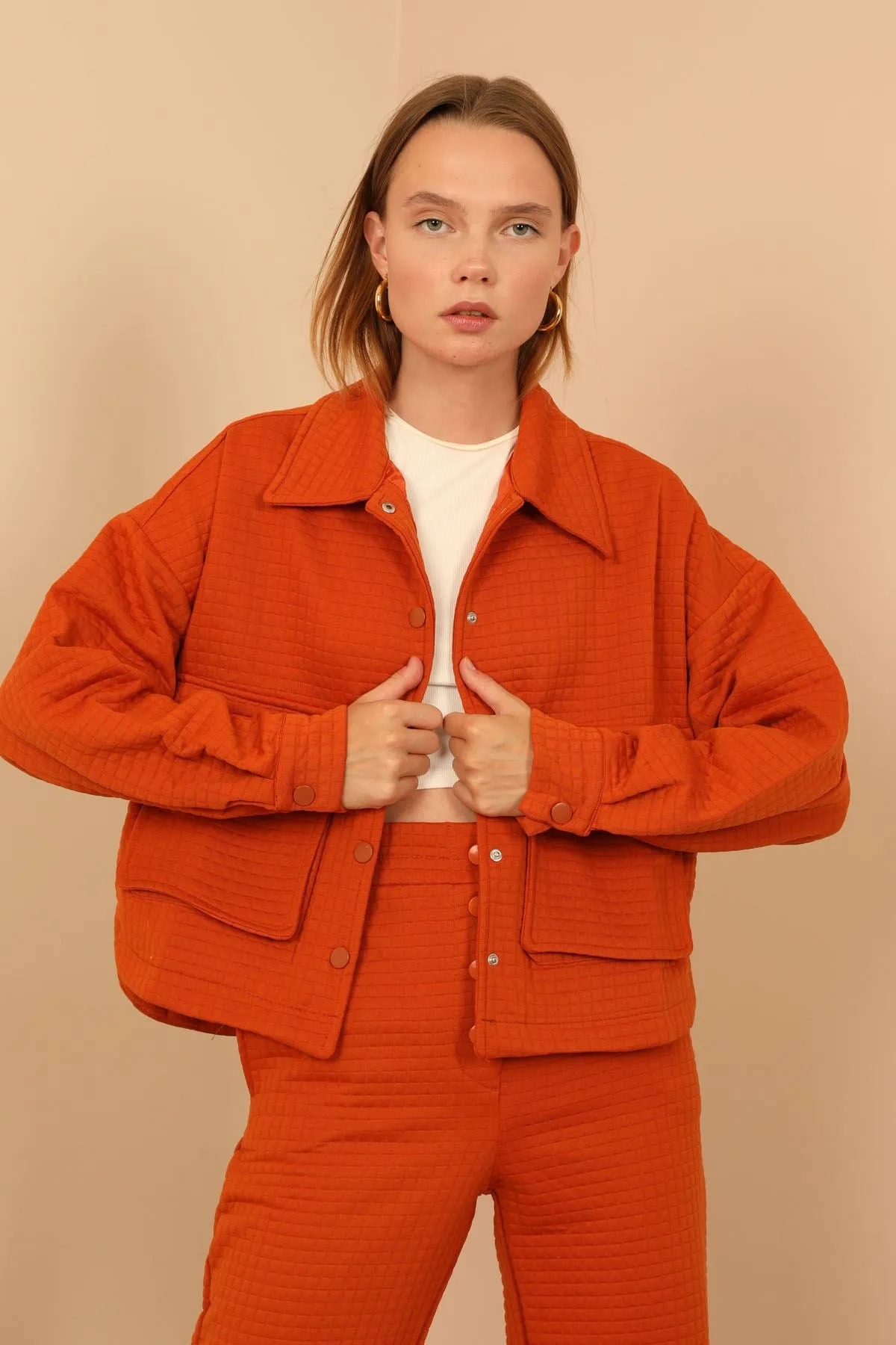 KKT Quilted Fabric Long Sleeve Shirt Collar Hip Height Oversize Button Up Women Jacket - Cinnamon  - Indianapolis