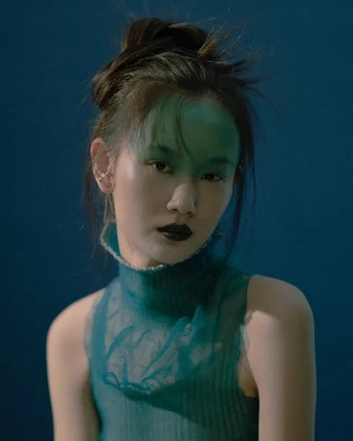 Monofilament turtleneck