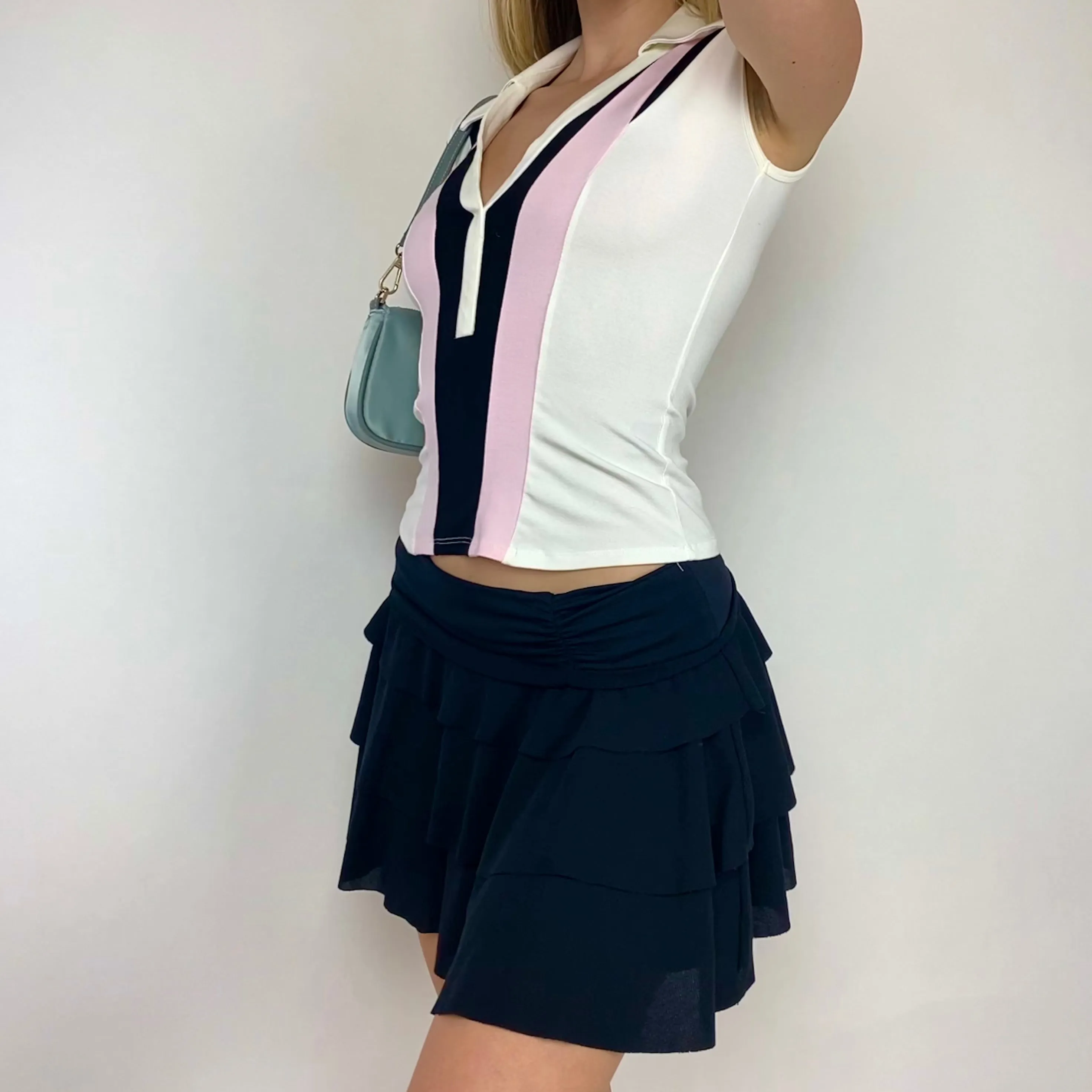 Vintage 00’s Sporty Collared Tank Top  (xs/s)